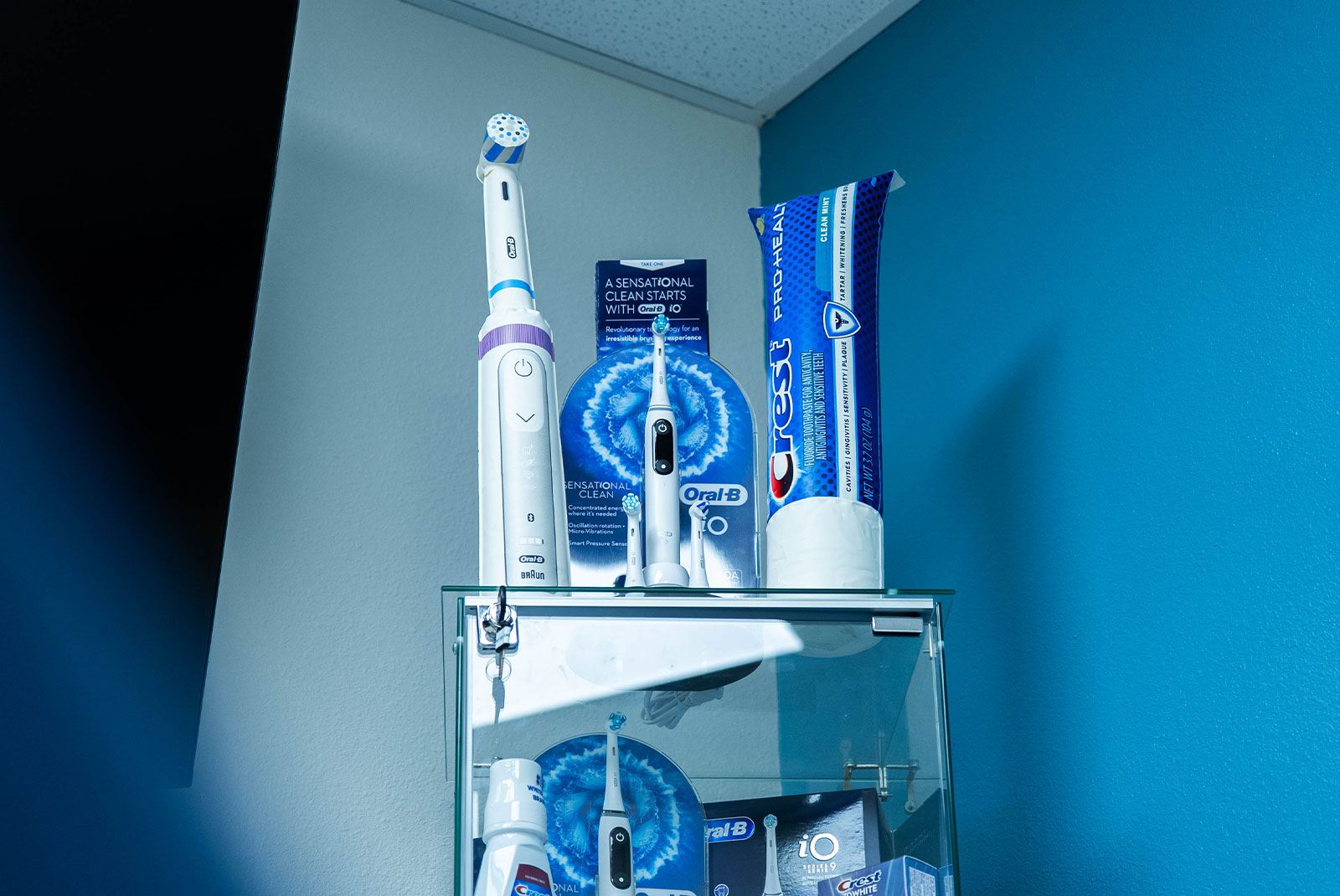 brush colgate crest products