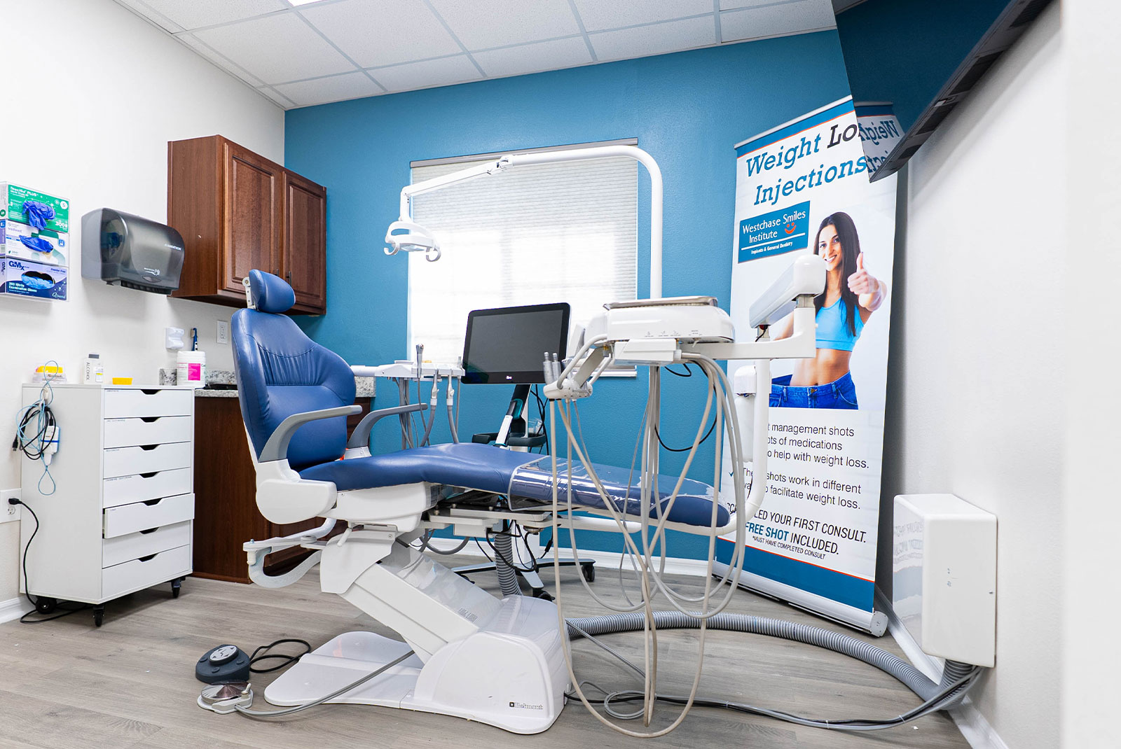 procedure room with weight loss sign